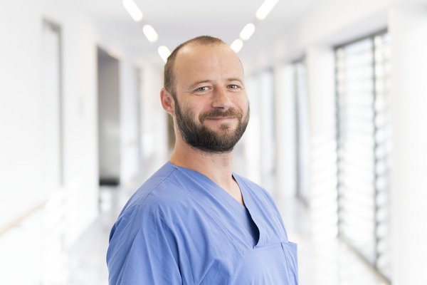 Dr. med. Robert Schur