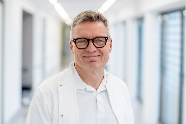 Chefarzt Dr. med. Rupert Fischer-Lampsatis