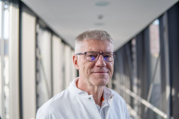 Chefarzt Urogynäkologie und Leitung Deutsches Beckenbodenzentrum Prof. Dr. med. Ralf Tunn