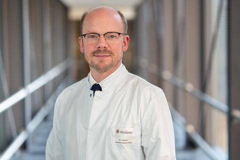 Facharzt für Plastische und Ästhetische Chirurgie Dr. med. Alexander Schönborn