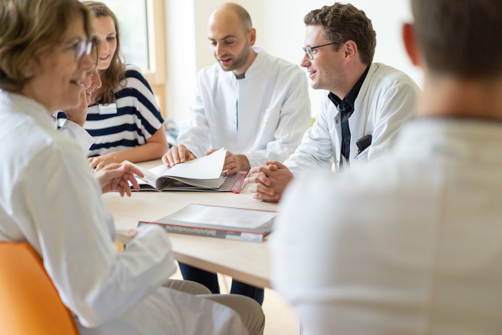 Teambesprechung in der Klinik für Psychiatrie, Psychotherapie und Psychosomatik