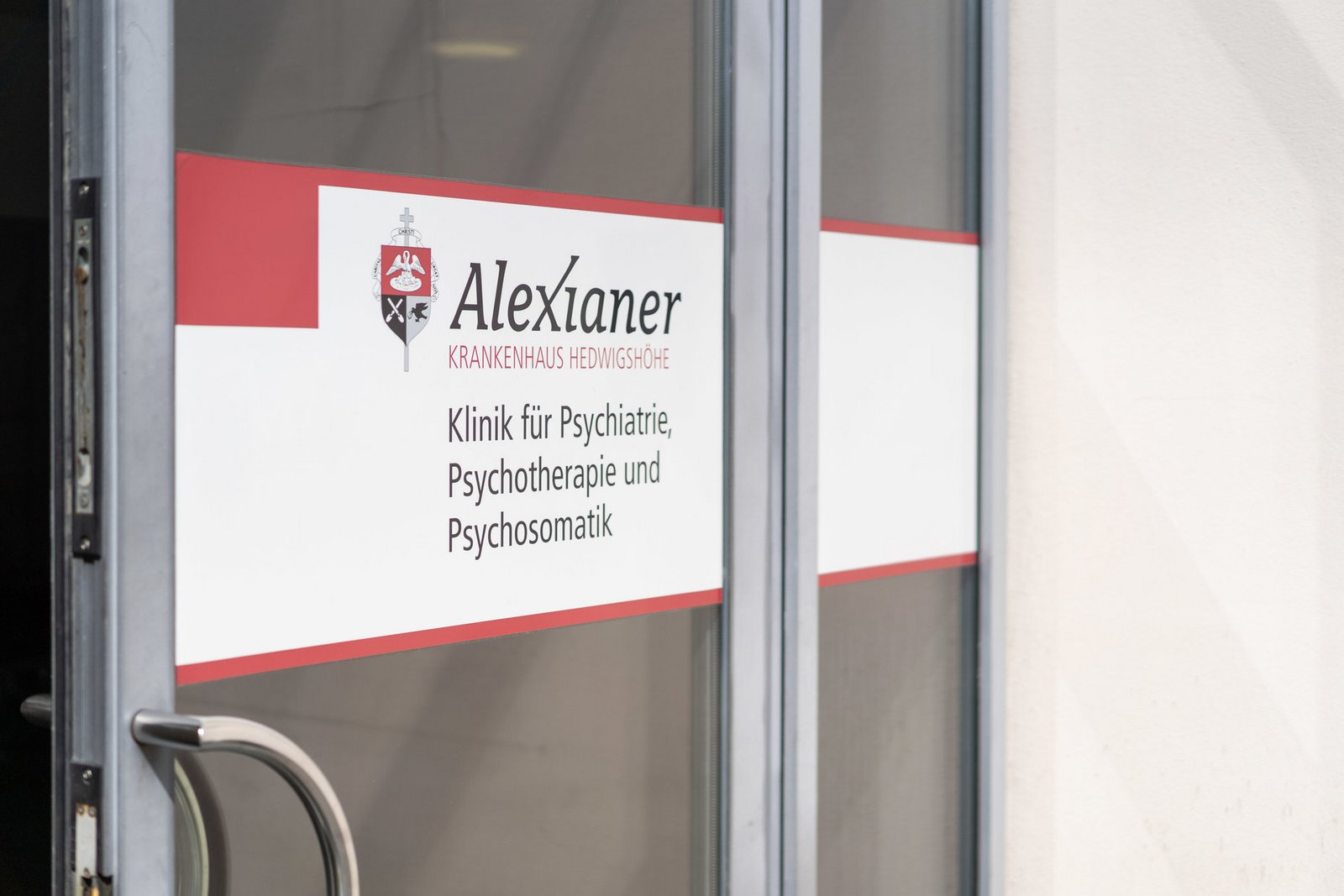 Eingang Klinik für Psychiatrie, Psychotherapie und Psychosomatik