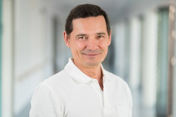 Oberarzt Dr. med. Alexander Schessler