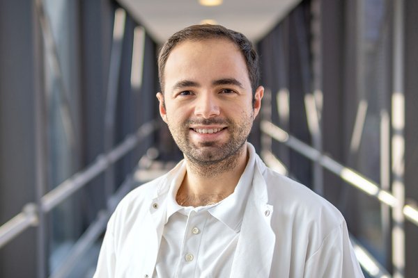 Kemal Cem Özkarsli, Arzt in Weiterbildung