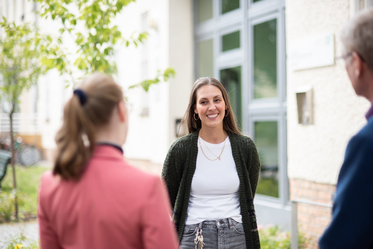 Das IBZ setzt verschiedene Modellprojekte in Zusammenarbeit mit Hochschulen und bezirklichen Akteur*innen um
