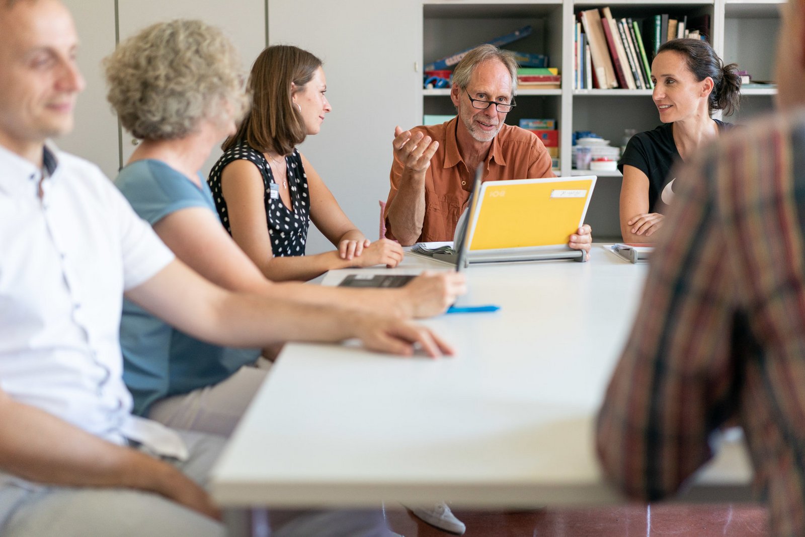 Teambesprechung in der Klinik für Psychiatrie, Psychotherapie und Psychosomatik